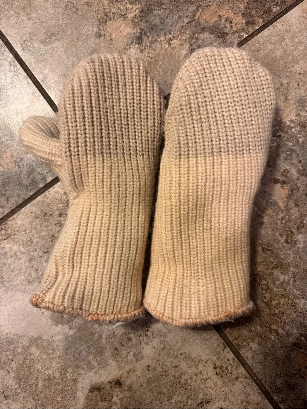 Adult pair of vintage cream-colored ribbed knit 100% wool mittens size medium